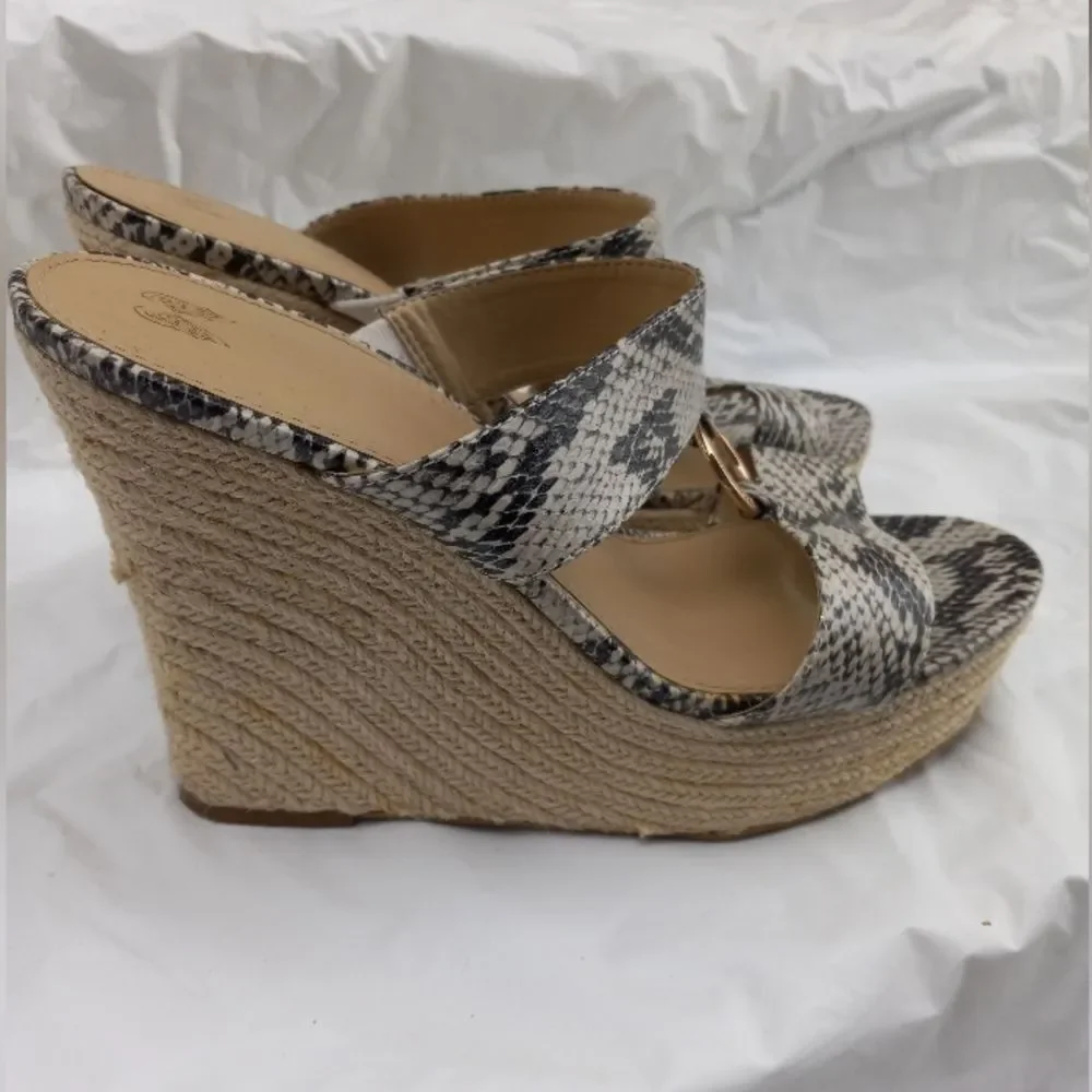 Victoria's Secret Spadrille Wedges Slip In Snakeskin Size 8.5 B